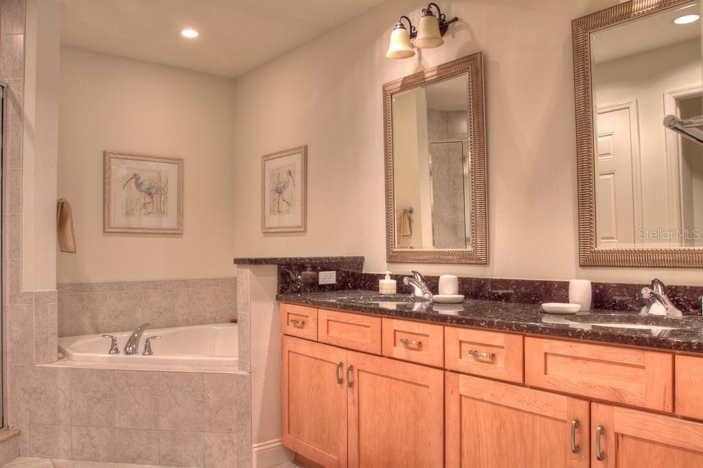 7710  LAKE VISTA CT  #205,LAKEWOOD RANCH,34202