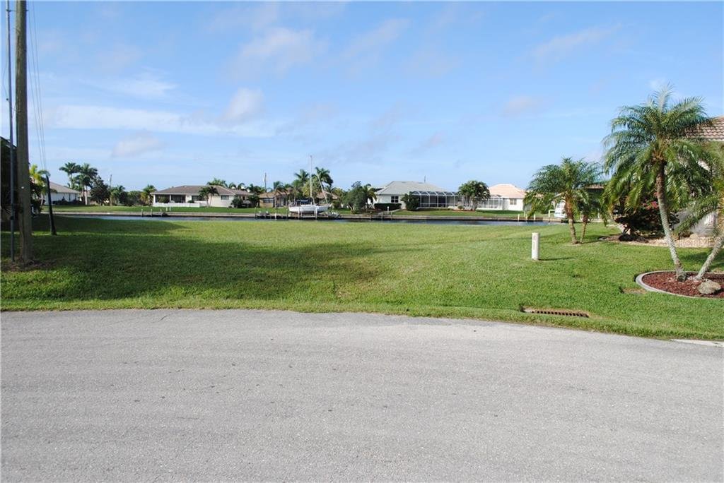 300  SEGOVIA DR ,PUNTA GORDA,33950
