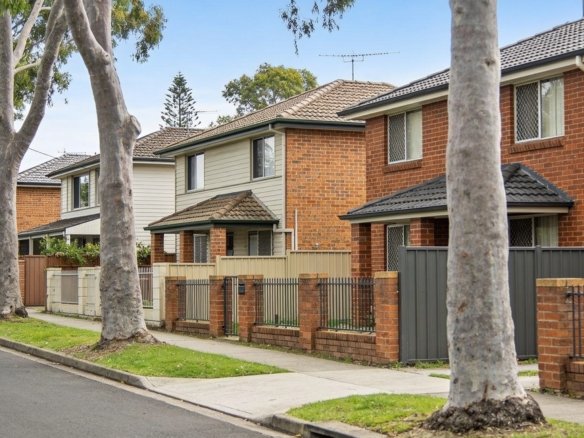 Getting Around Eight Mile Plains: Public Transport and CBD Access