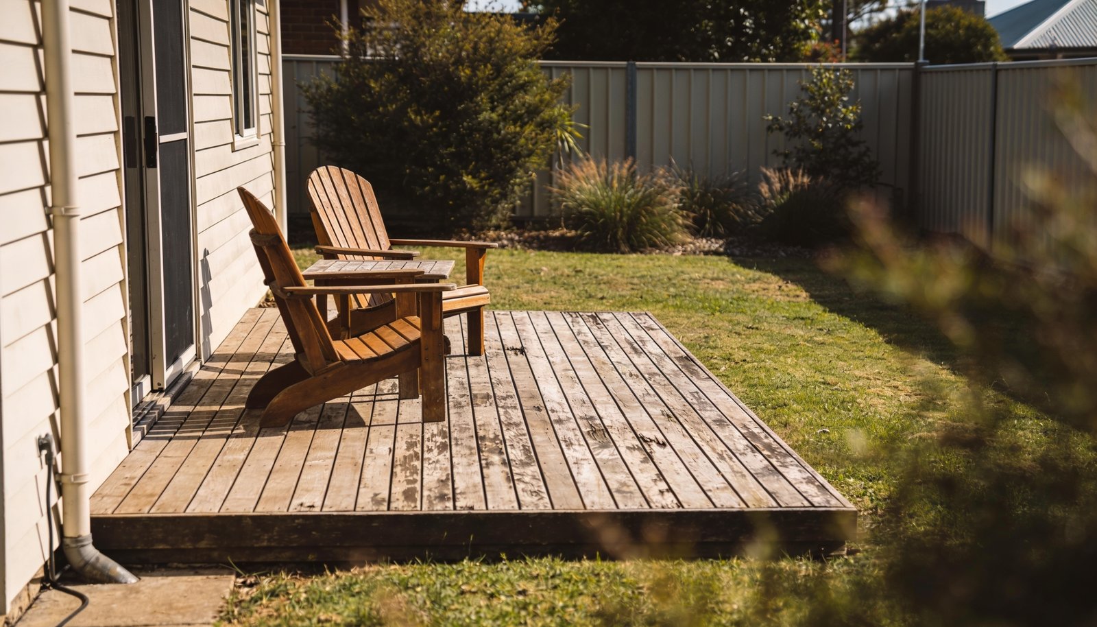 How to Design a Sun-Sheltered Outdoor Kitchen for Queensland Heat